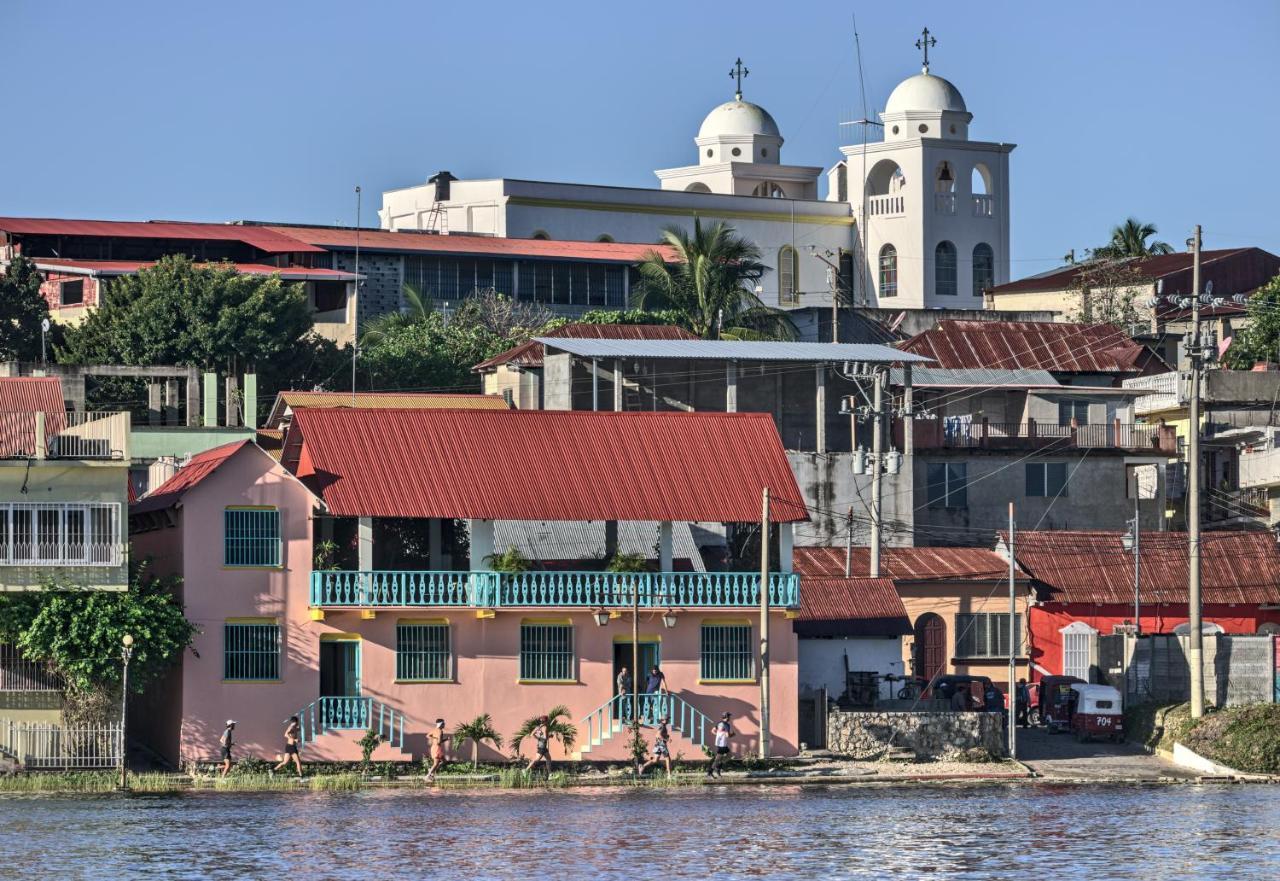 Hostal Don Cenobio ฟลอเรส ภายนอก รูปภาพ