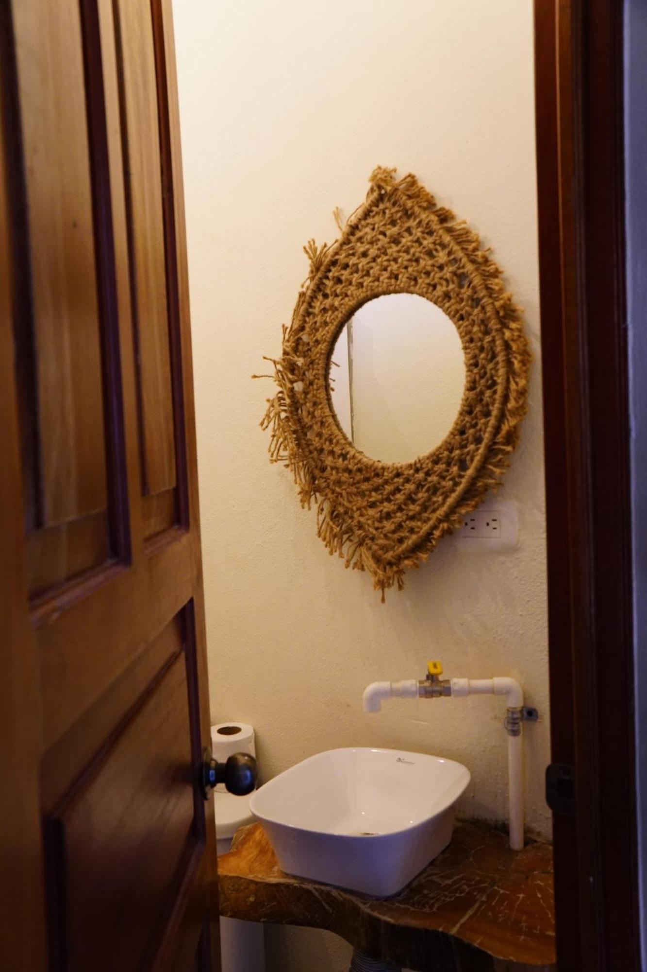 Hostal Don Cenobio ฟลอเรส ภายนอก รูปภาพ