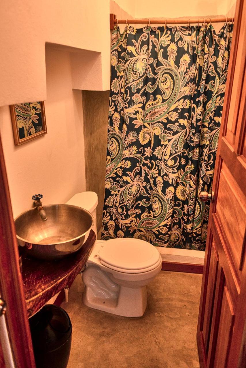 Hostal Don Cenobio ฟลอเรส ภายนอก รูปภาพ