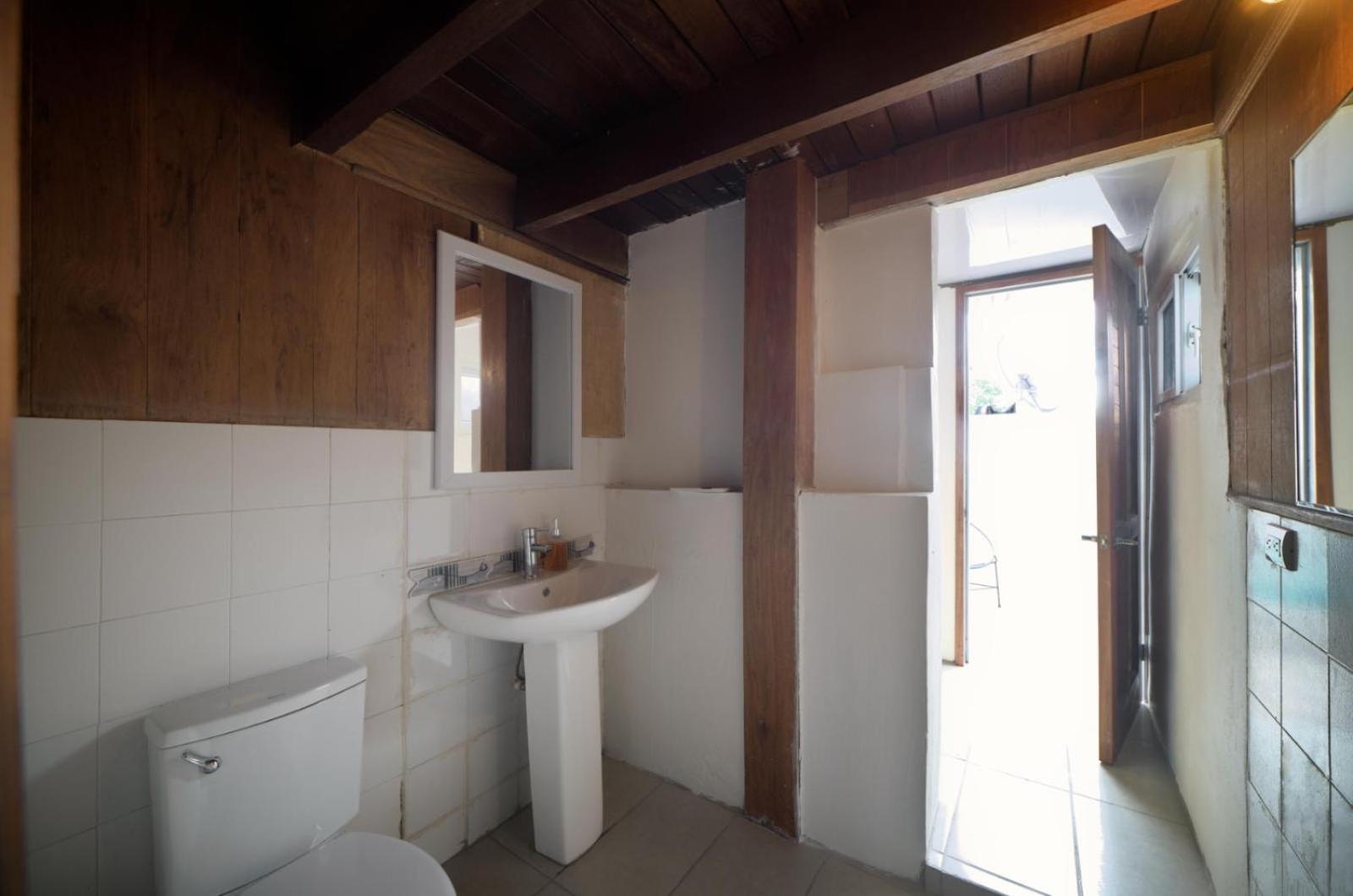 Hostal Don Cenobio ฟลอเรส ภายนอก รูปภาพ