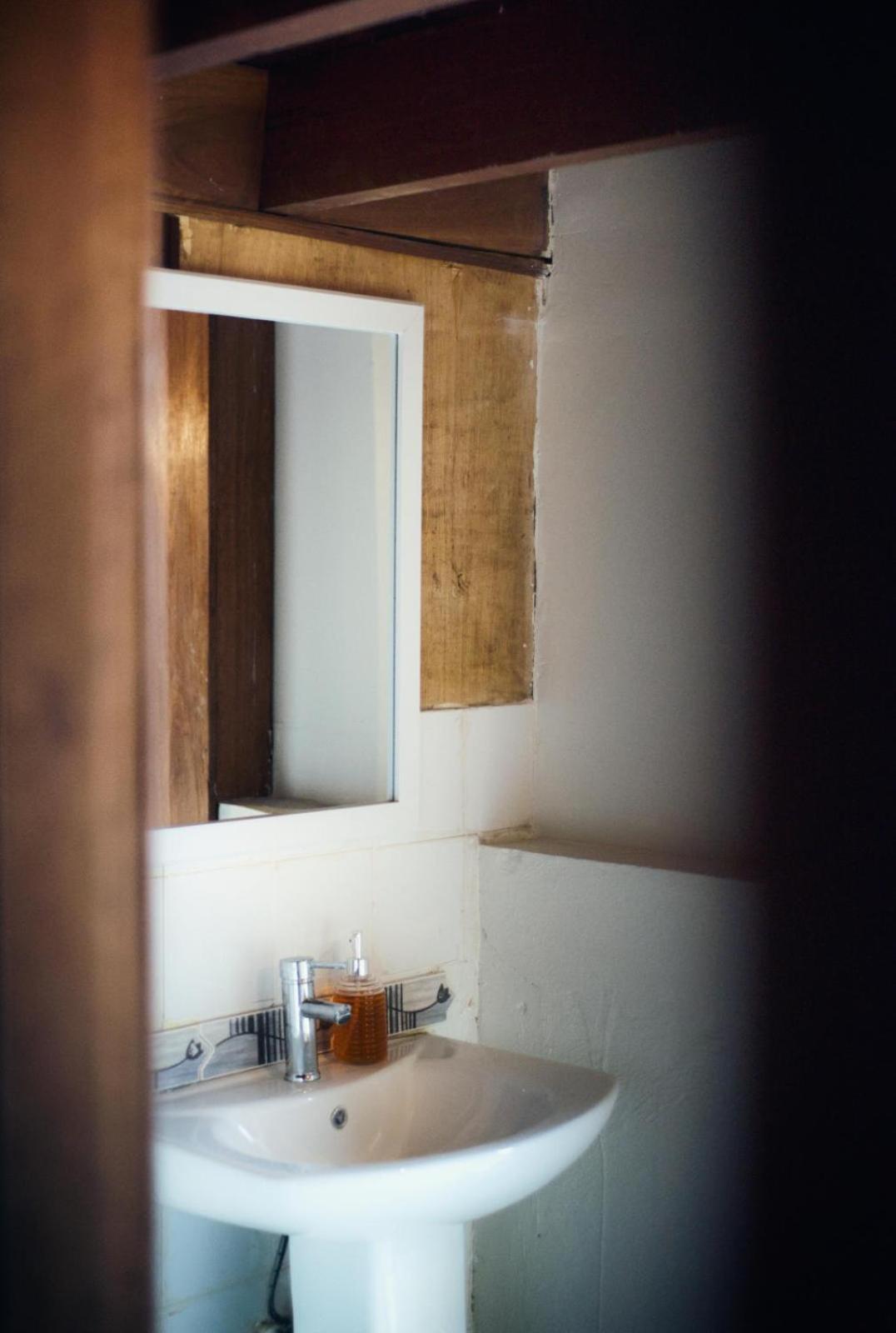 Hostal Don Cenobio ฟลอเรส ภายนอก รูปภาพ