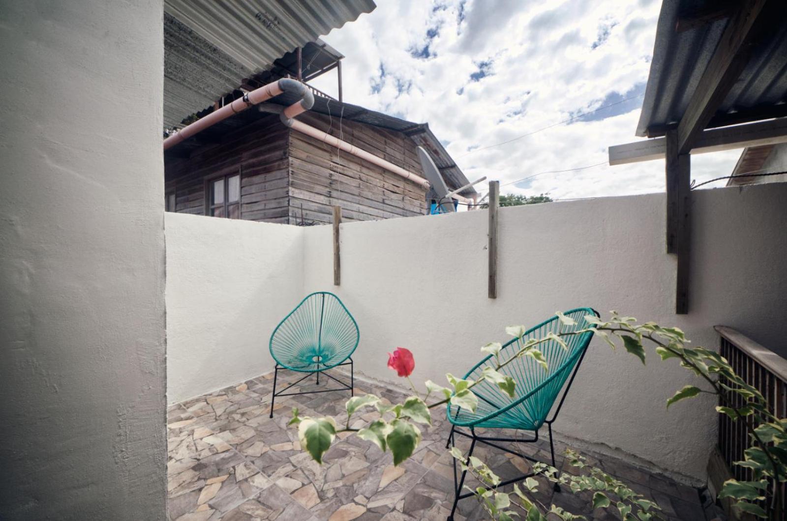 Hostal Don Cenobio ฟลอเรส ภายนอก รูปภาพ
